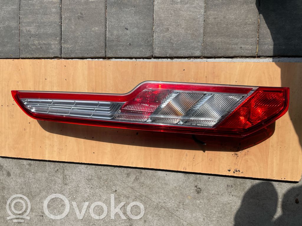 Ford Transit Custom Aizmugurējais lukturis virsbūvē 