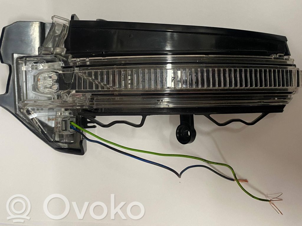Audi RS Q8 Mirror indicator light 
