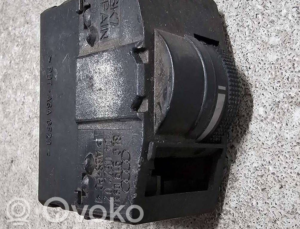 Audi A3 S3 8L Šviesų jungtukas 