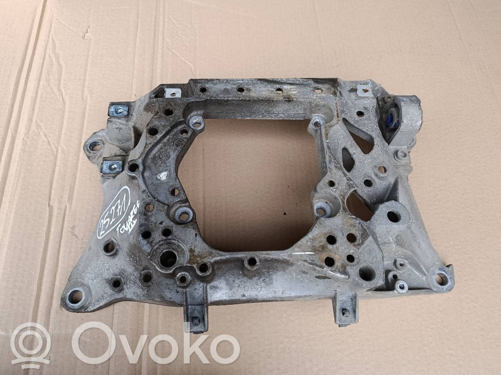 Volkswagen Touareg III Gearbox mounting bracket 