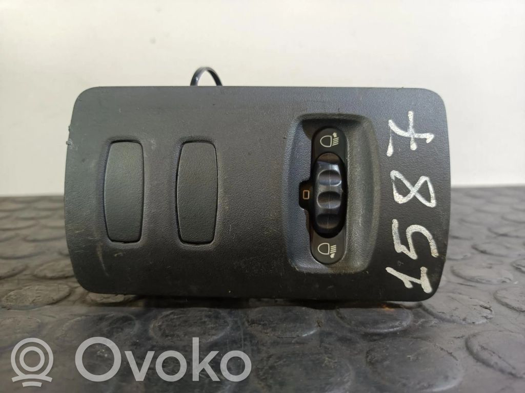 Renault Clio III Light switch 