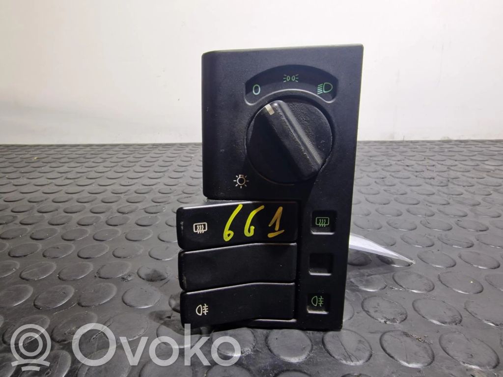 Light switch   467850