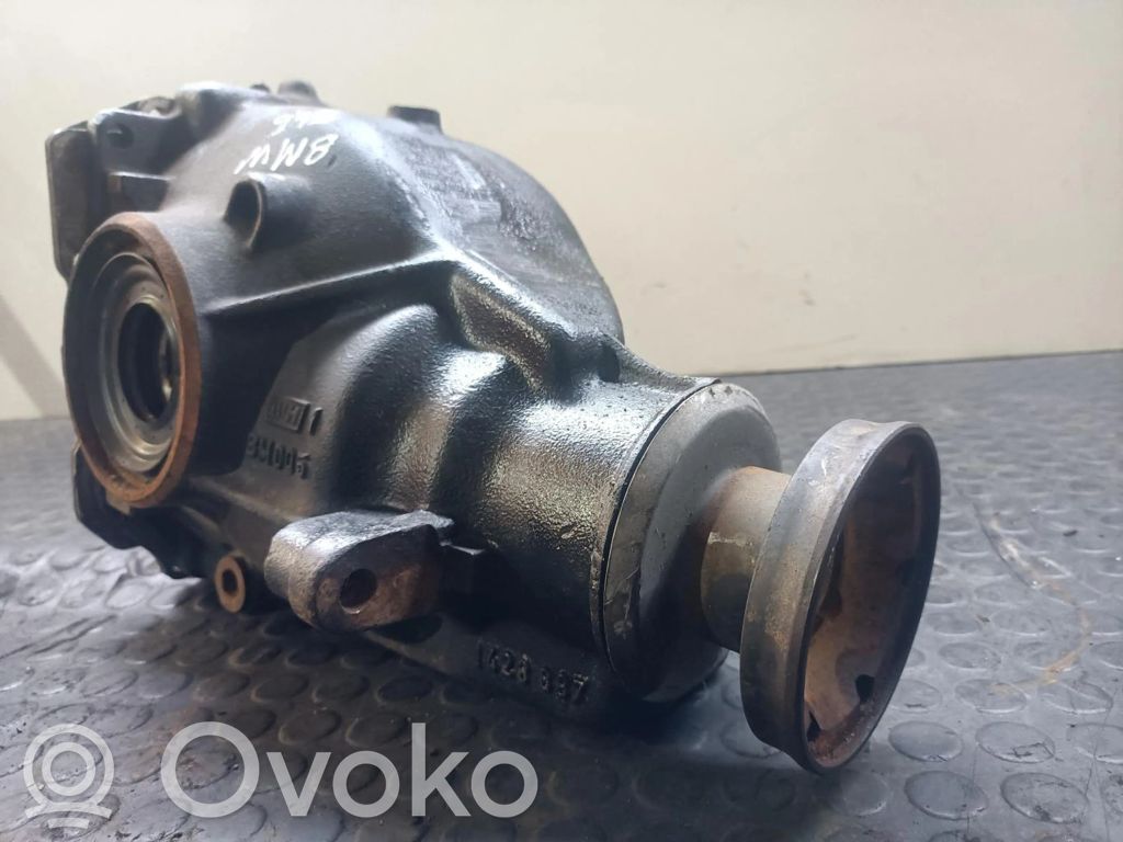 Rear differential   1428887