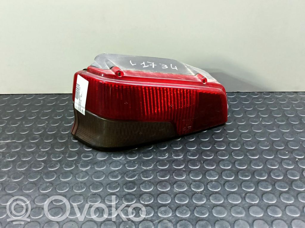 Peugeot 106 Aizmugurējais lukturis virsbūvē 