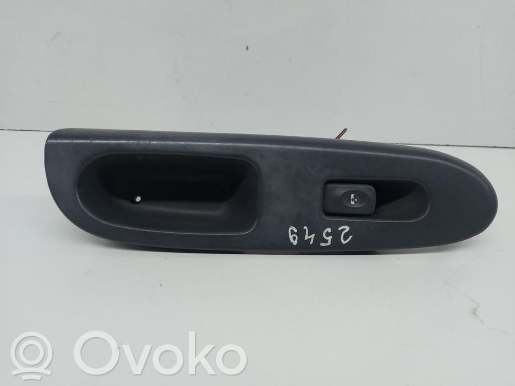 Renault Clio I Schalter el. Fensterheber 