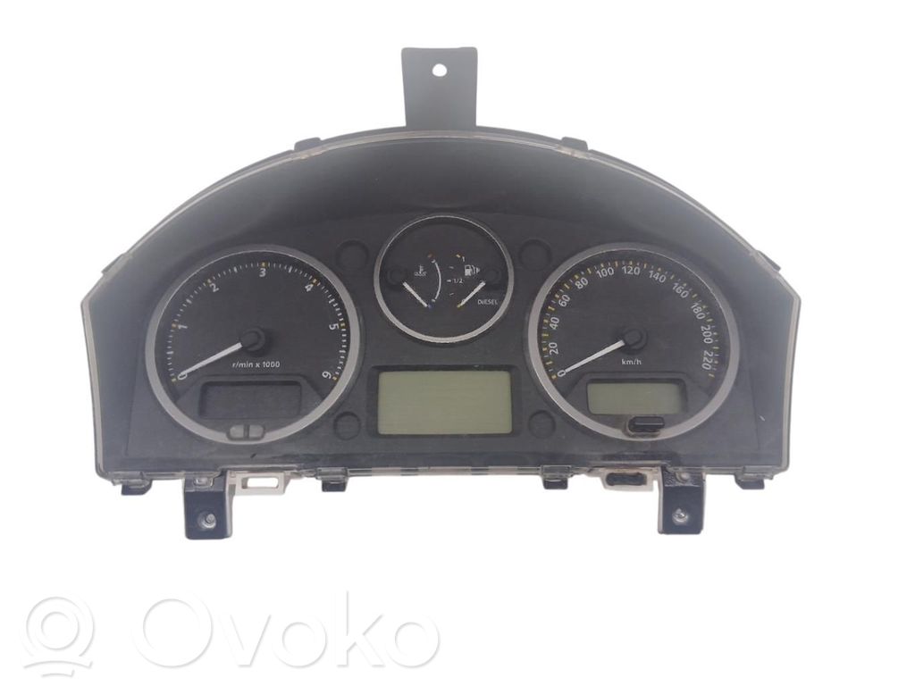 Land Rover Freelander 2 - LR2 Speedometer (instrument cluster) 