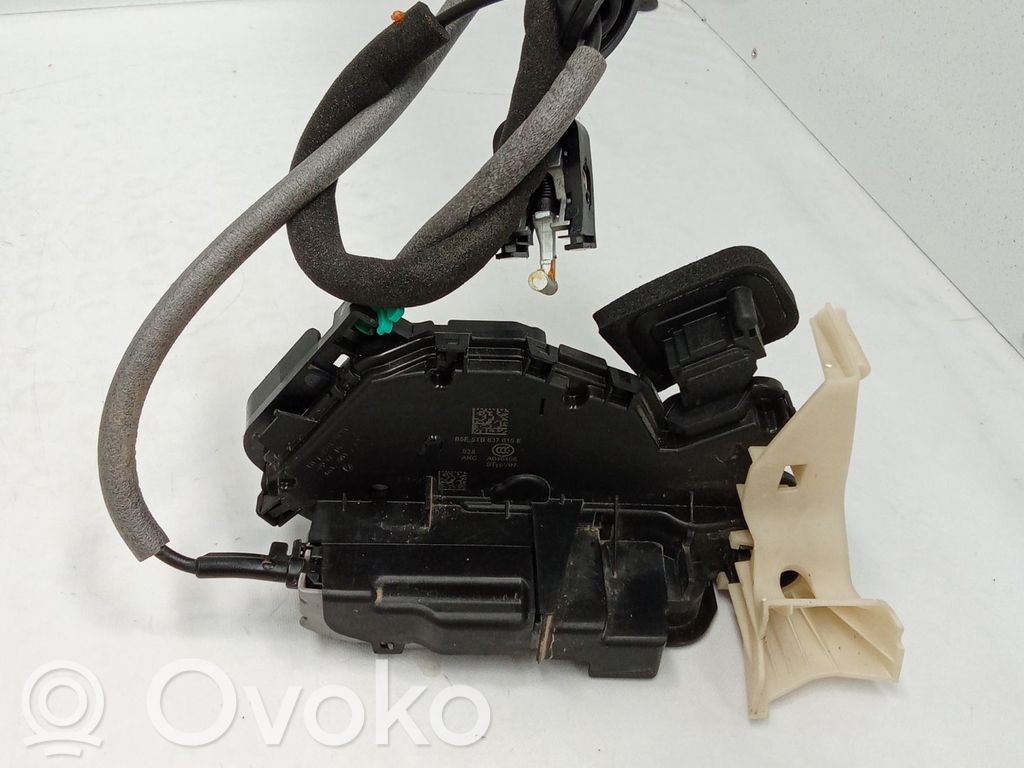 Audi Q3 F3 Etuoven lukko 