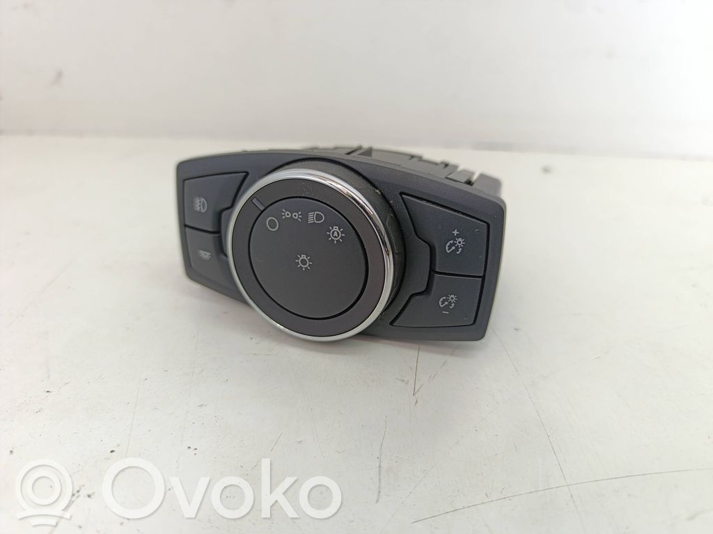 Light switch   GB5T130061