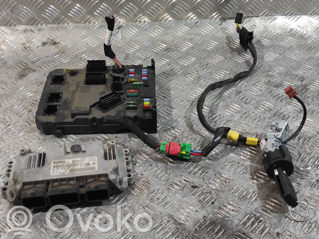 Peugeot 1007 Engine control unit/module 
