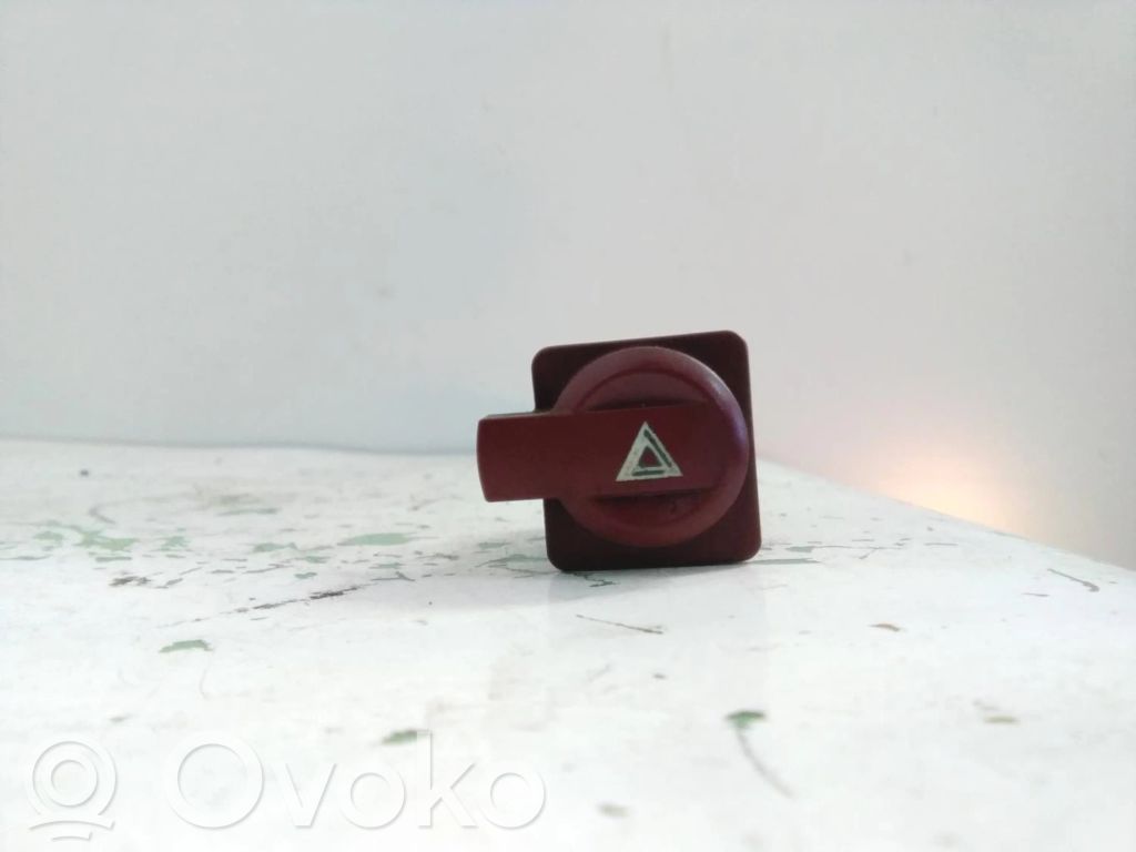 Hazard light switch   96480877KR