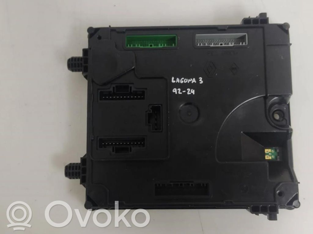 Renault Laguna III Módulo de fusible 
