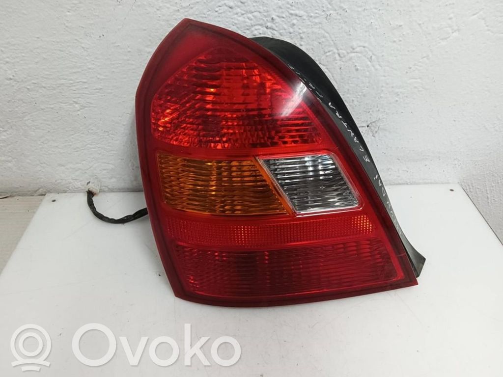 Hyundai Elantra Aizmugurējais lukturis virsbūvē 