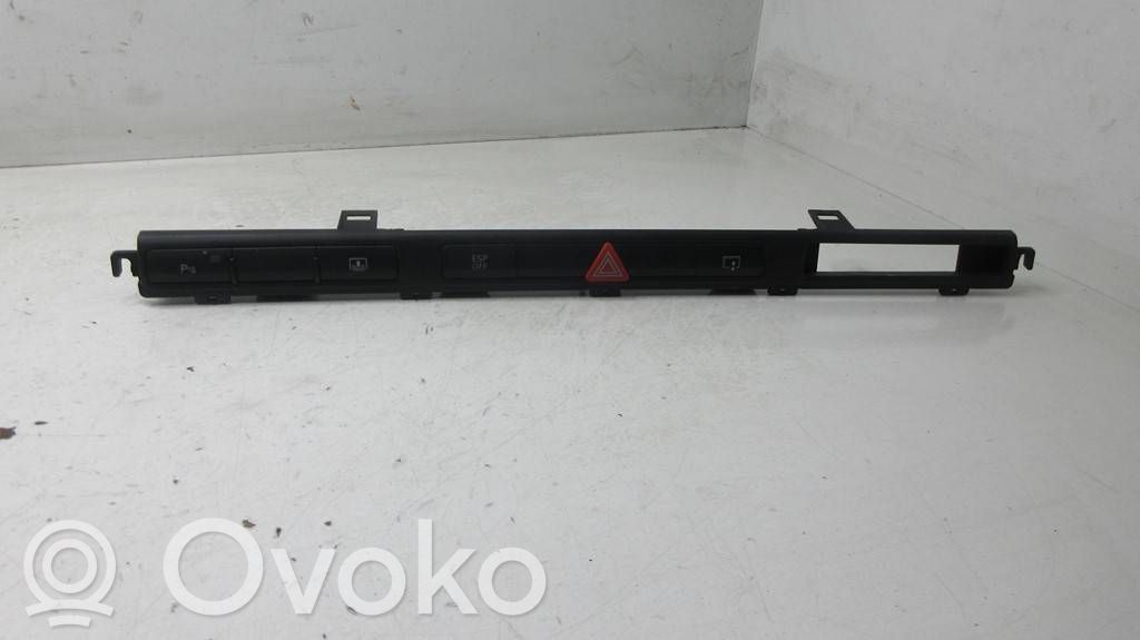 Audi A8 S8 D3 4E Botón interruptor de luz de peligro 