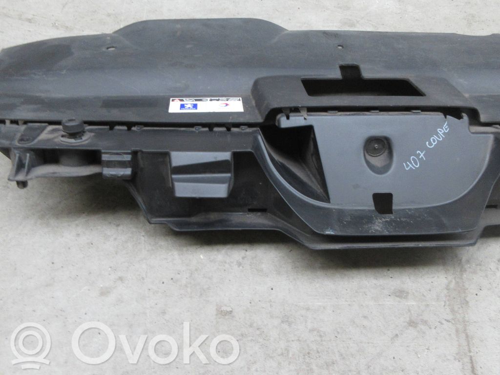 Peugeot 407 Zderzak przedni 