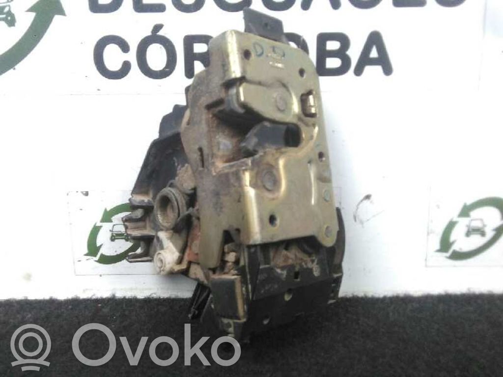 Priekšpusē slēdzene   2S4AA21812CB,3PUERTAS,ELECTRICA8PIN