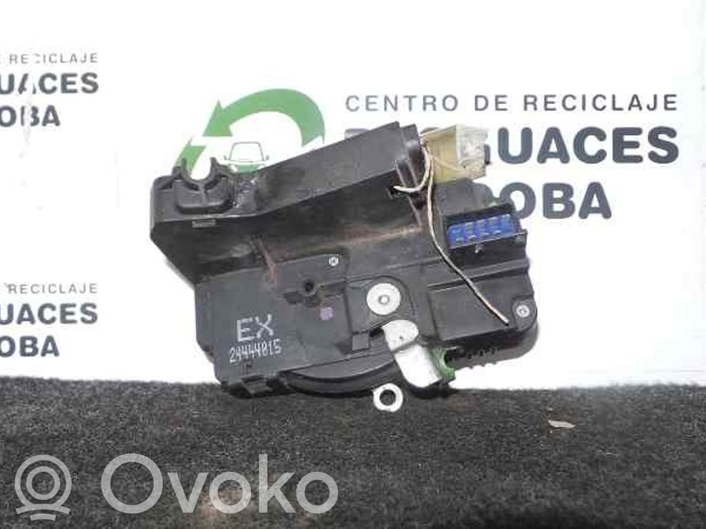 Opel Zafira A Priekšpusē slēdzene 