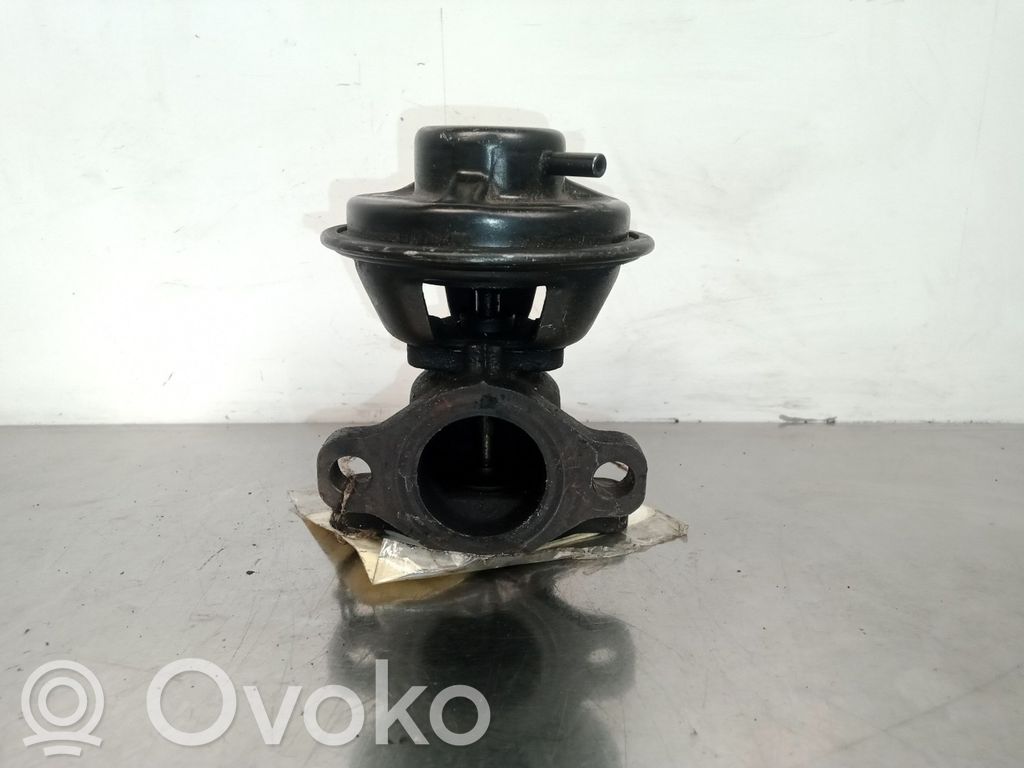 EGR valve   2E224A000