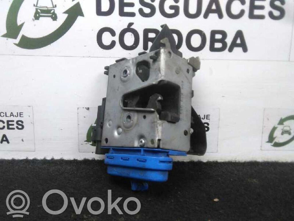 Galinių durų spyna   4D0839016D,4PUERTAS,ELECTRICA3PIN