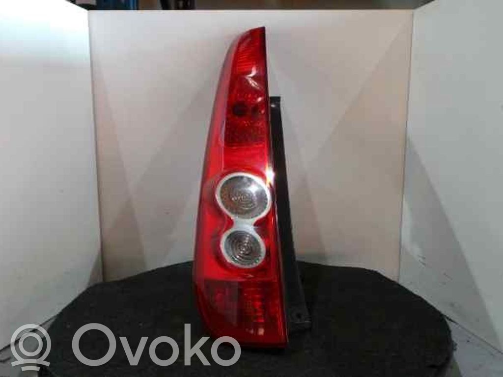 Rear/tail lights   2SERIEDEFECTUOSO,5PUERTAS