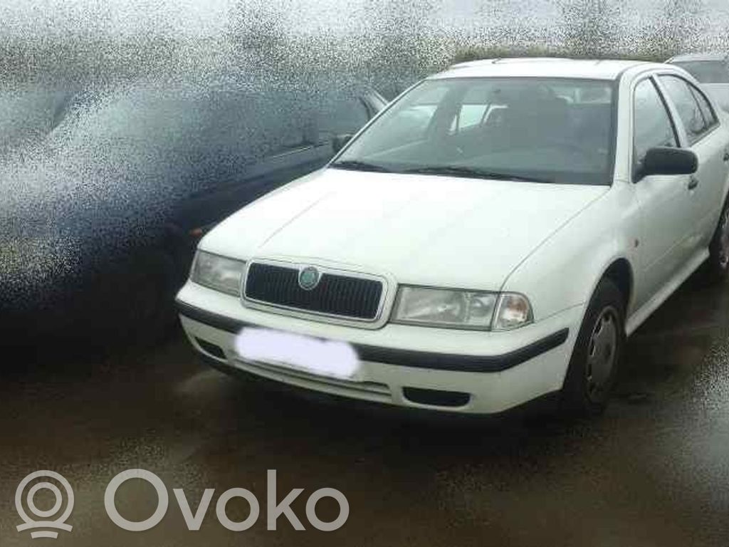 Skoda Octavia Mk1 (1U) Priekšējā pusass 