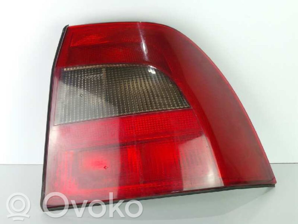 Rear/tail lights   VECTRAB4PUERTAS,9902NEGRO