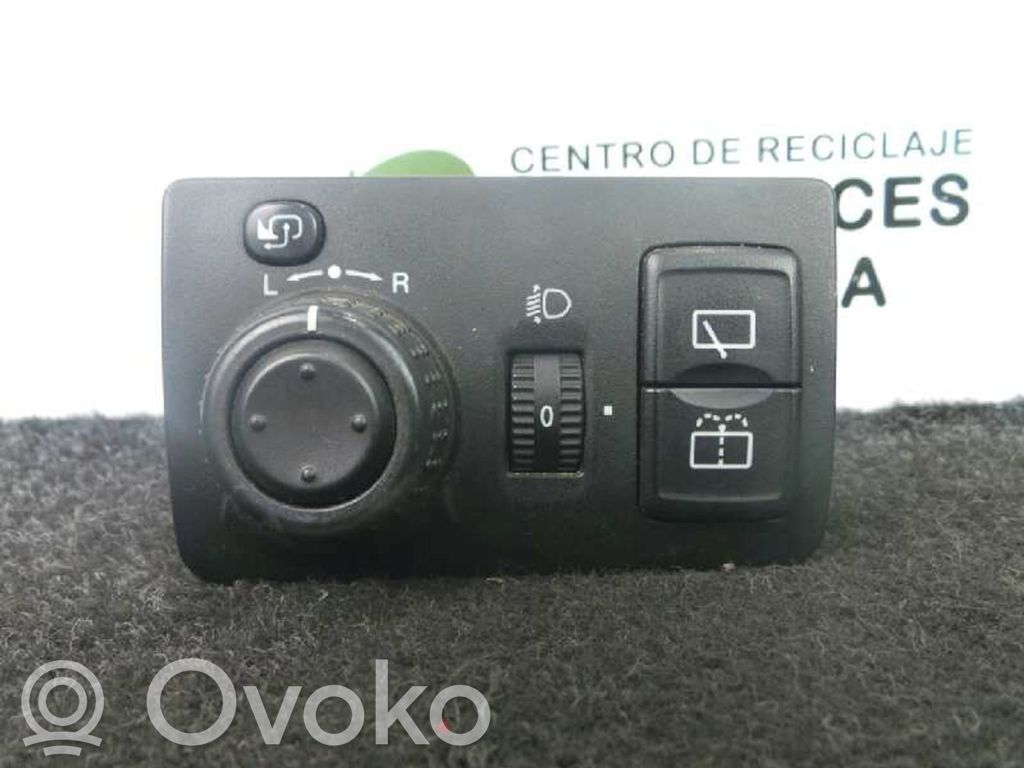 Wing mirror switch