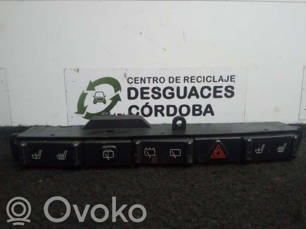 Botón interruptor de luz de peligro