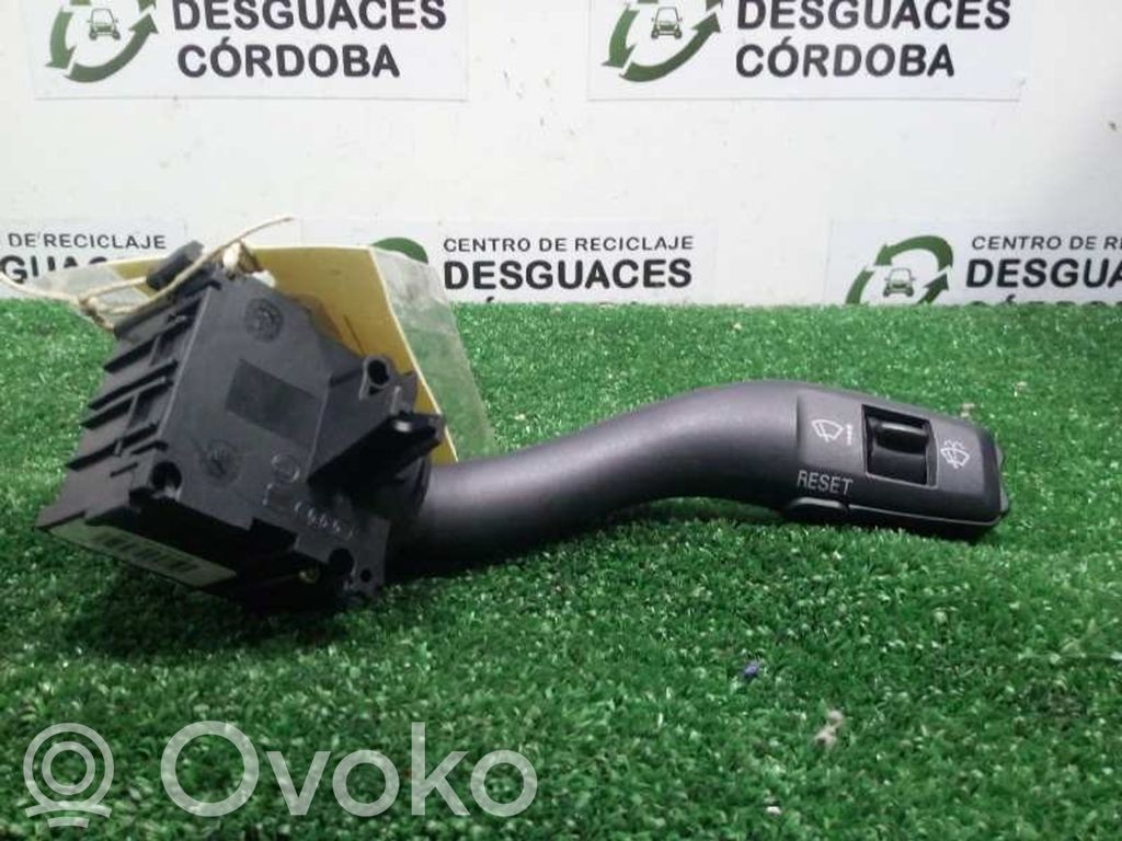 Ручка стеклоочистителей   8E0953503B