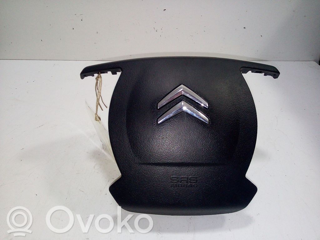 Steering wheel airbag   0818