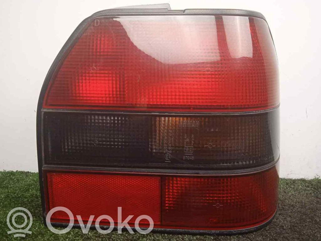 Rear/tail lights   194PUERTAS,1SERIE