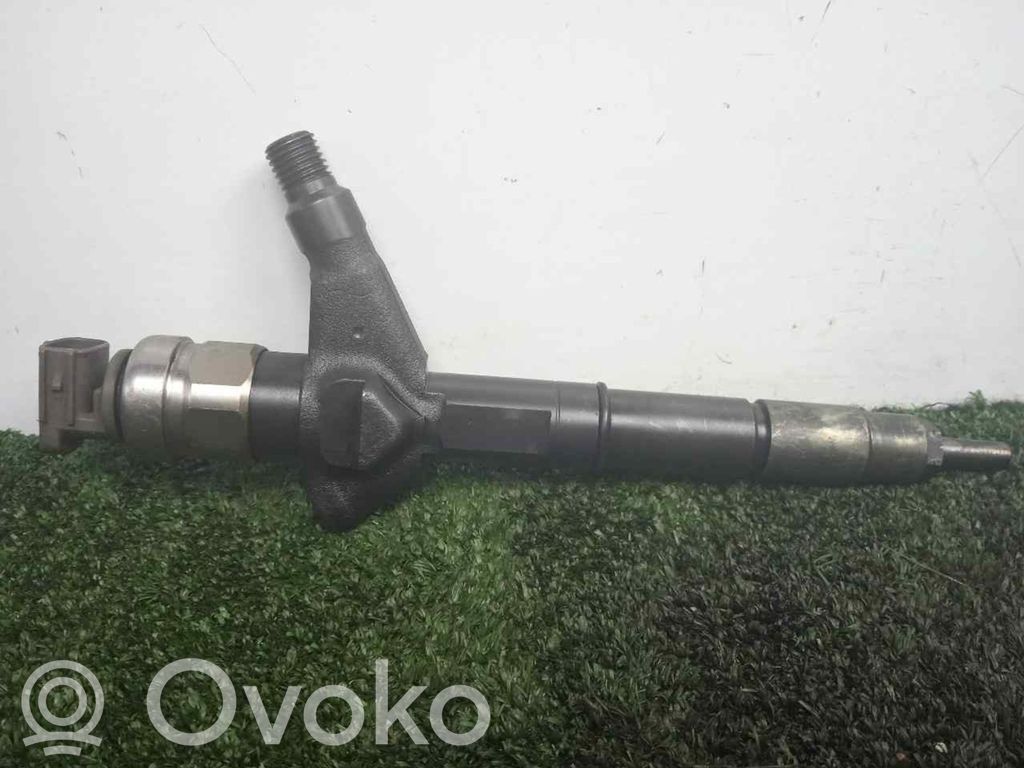 Fuel injector   16600MB40A,DENSO