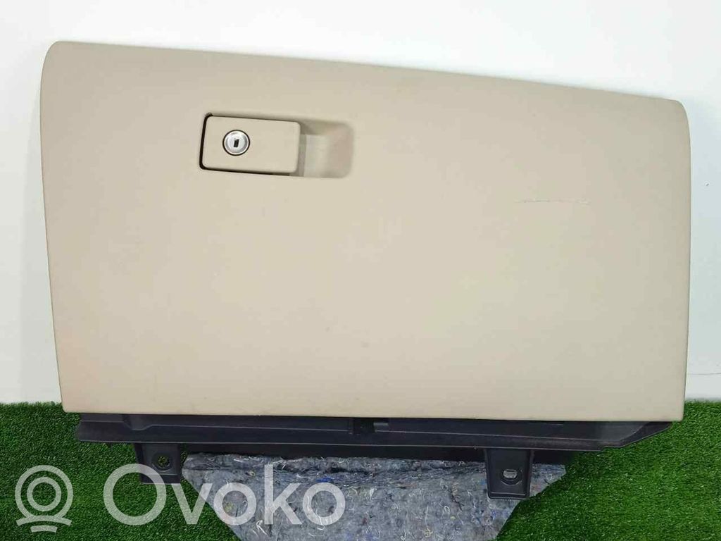 Glove box   30755651