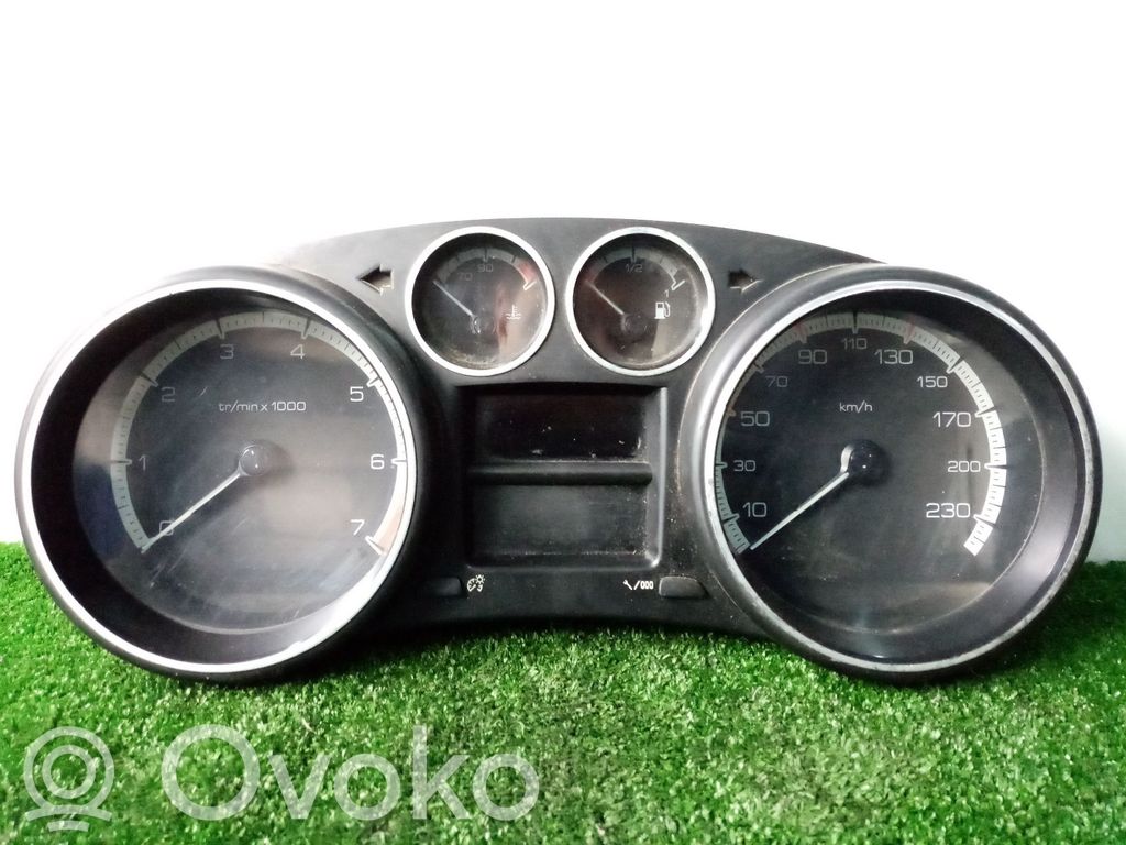 Speedometer (instrument cluster)