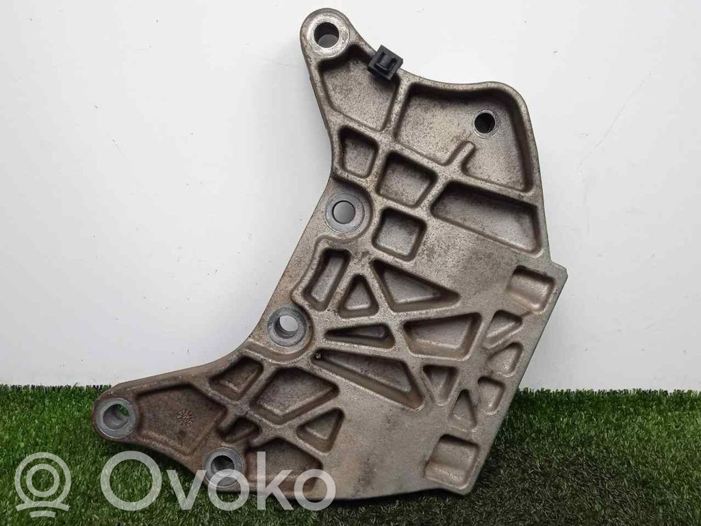 Engine mount bracket   6G927M125AB