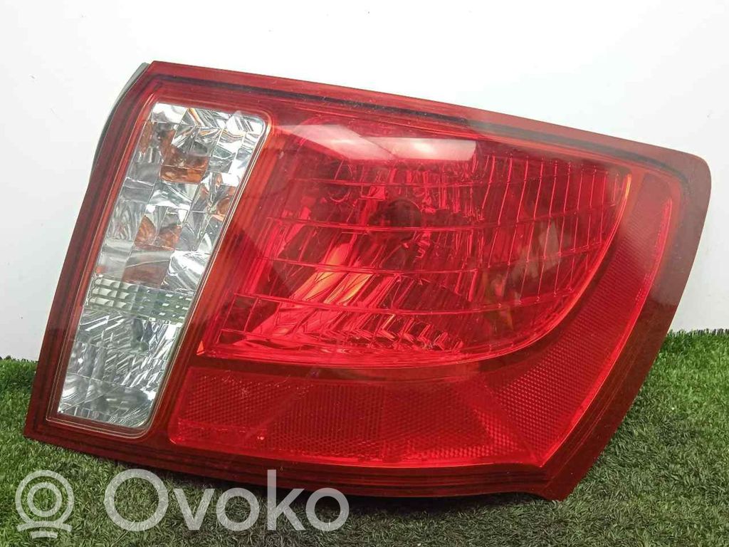 Subaru Impreza III Luz trasera/de freno 