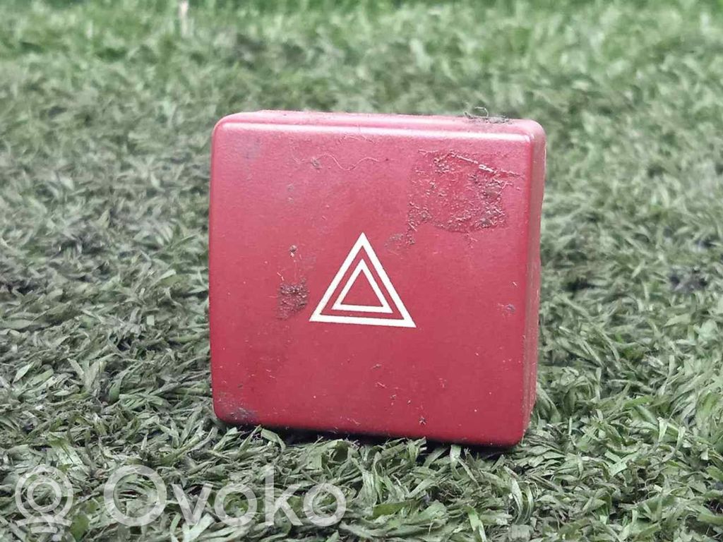 Peugeot Partner Avārijas lukturu slēdzis 