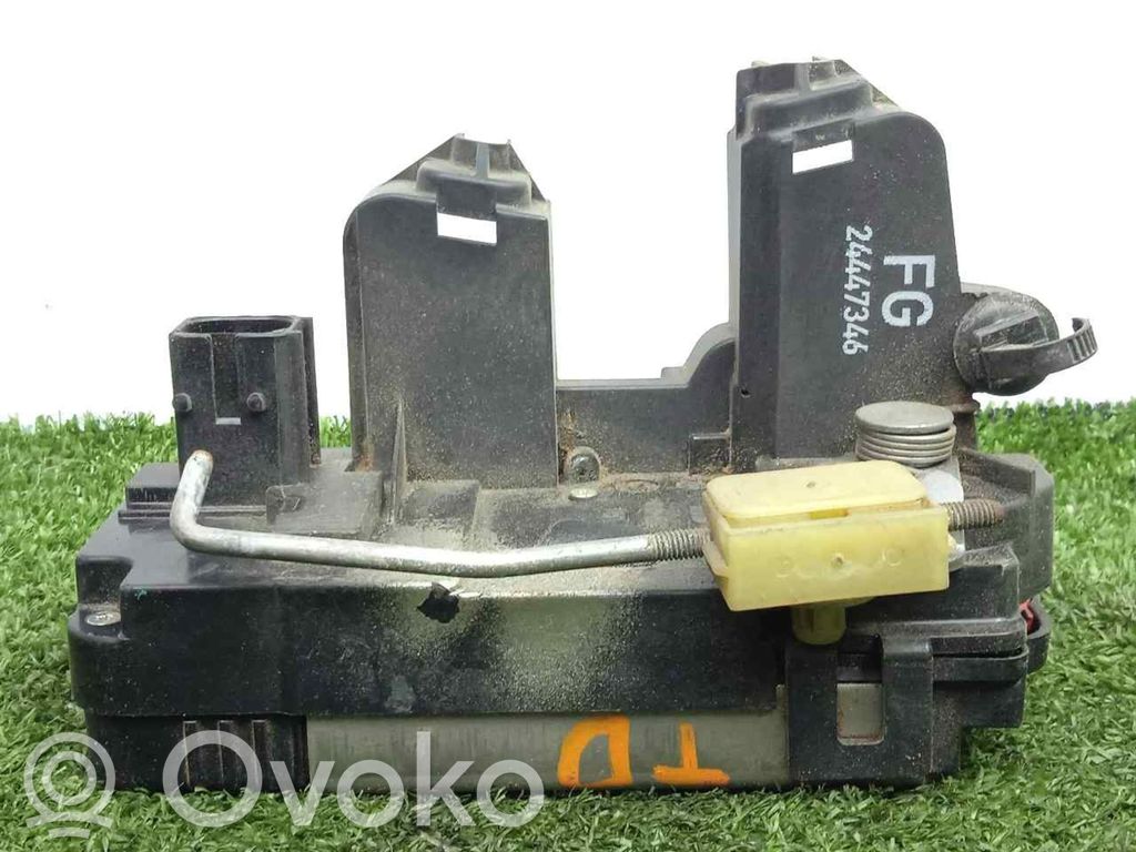 Opel Vectra C Rear door lock 