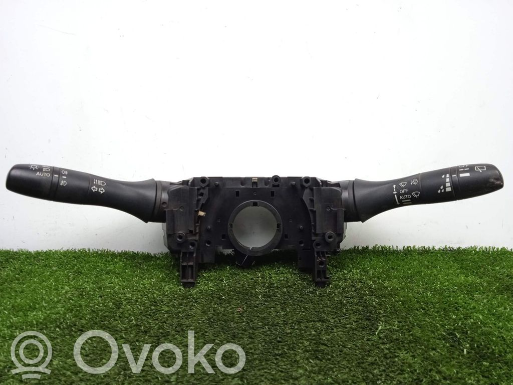 Nissan X-Trail T32 Interruptor de control del panel de luces 
