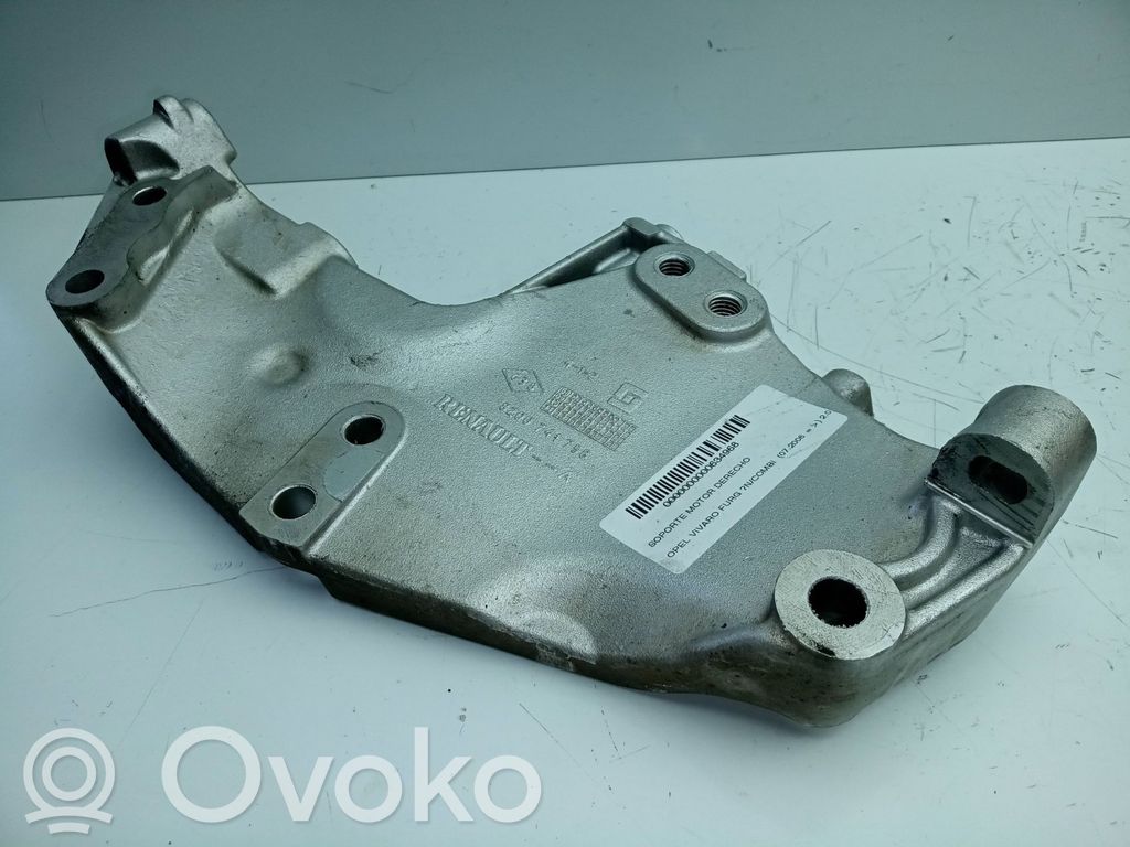 Engine mount bracket   8200741758