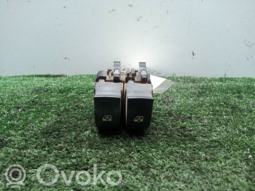 Renault Clio II Electric window control switch 