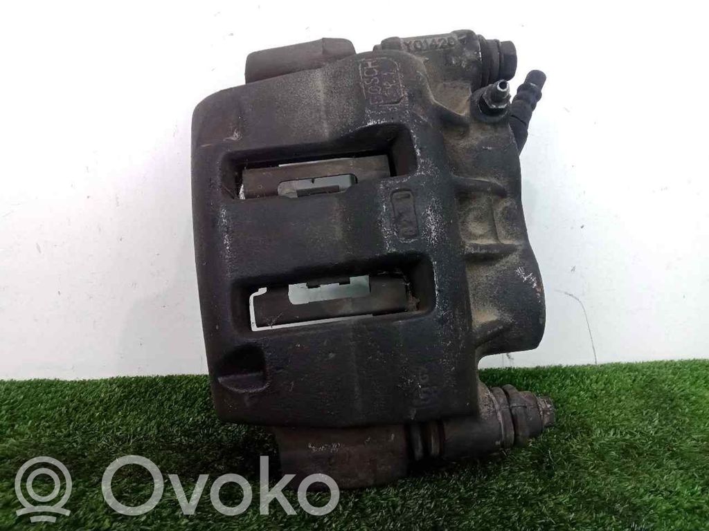 Front brake caliper   Y01420