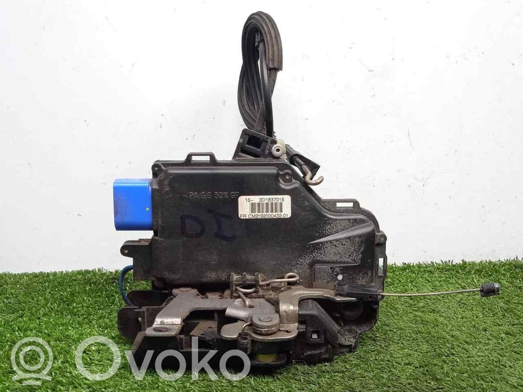 Priekšpusē slēdzene   3D1837015,9PINES,CONECTORAZUL