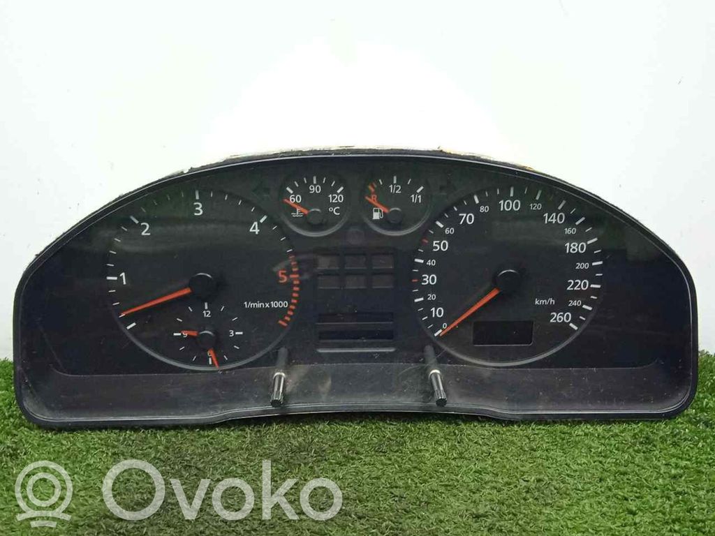 Geschwindigkeitsmesser Cockpit   8D0919861F
