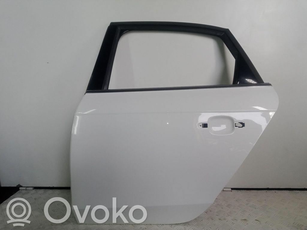 Aizmugurējās durvis   BLANCO