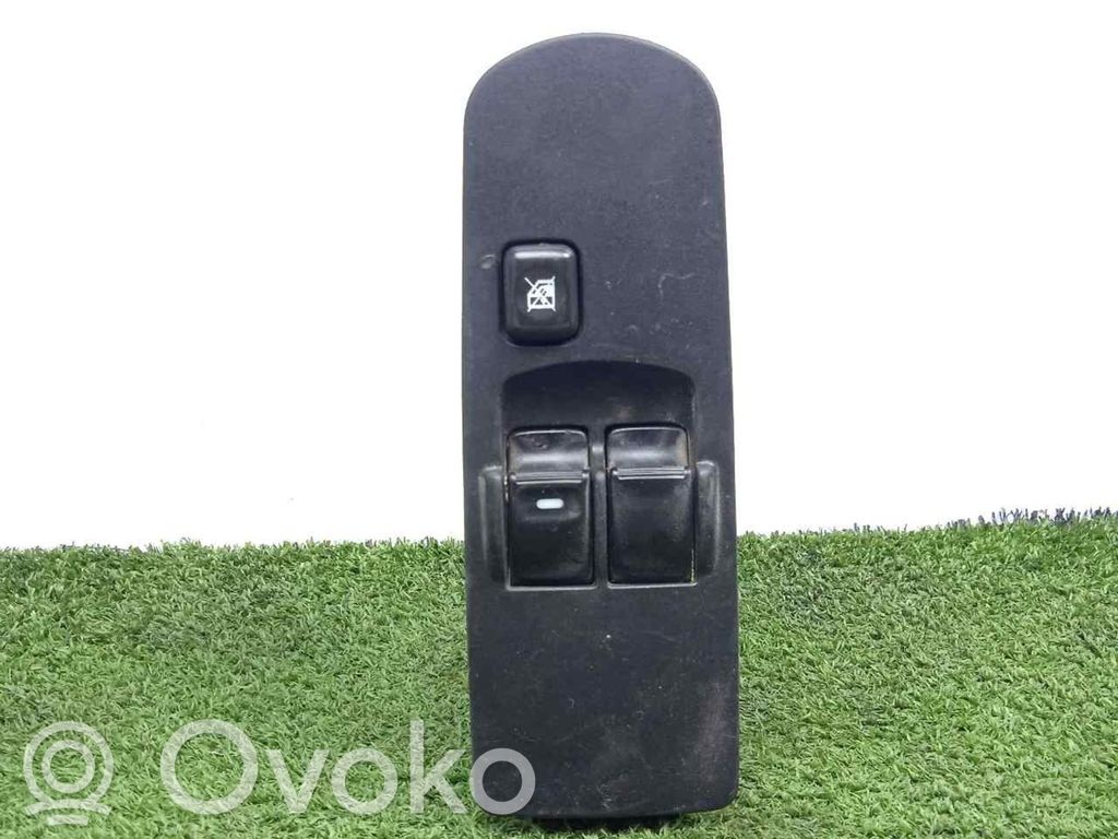 Mitsubishi Colt Electric window control switch 
