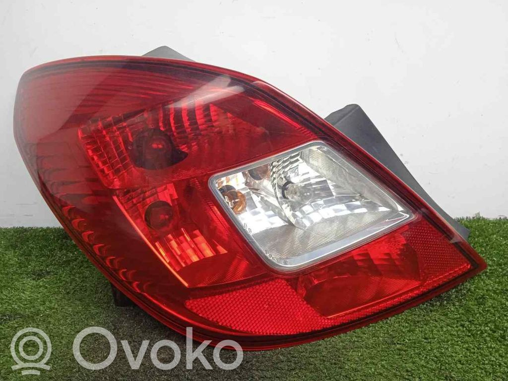 Opel Corsa D Lampă spate în caroserie 