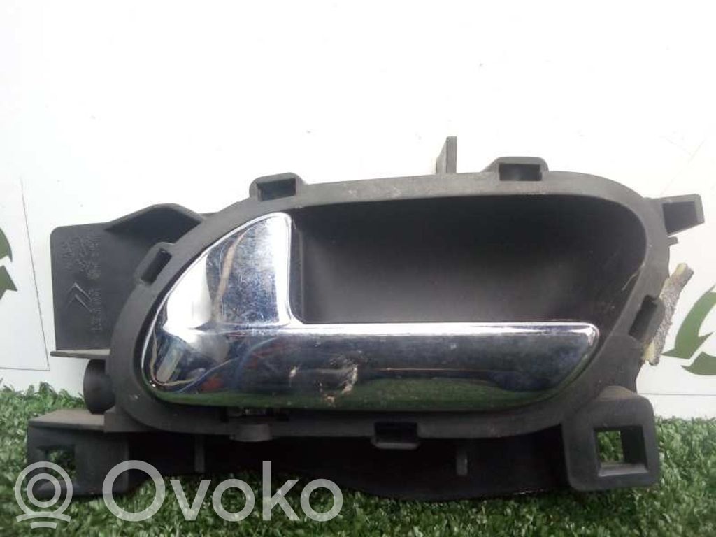 Rear door interior handle
