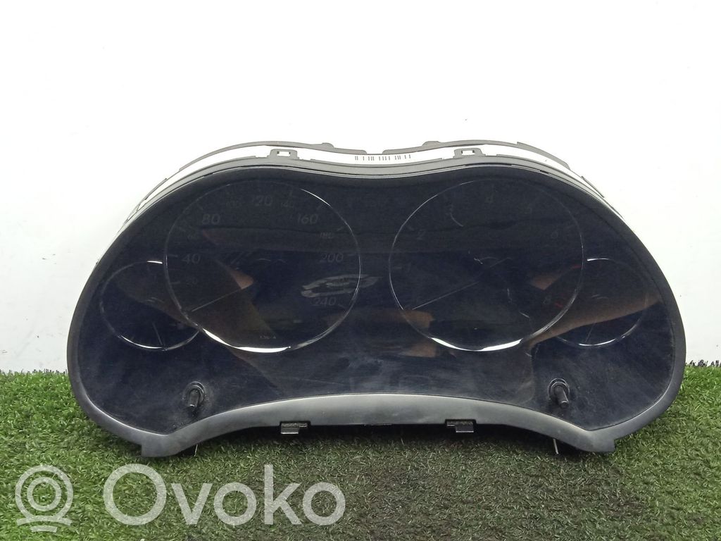 Toyota Avensis T220 Vitezometru (grup de instrumente) 