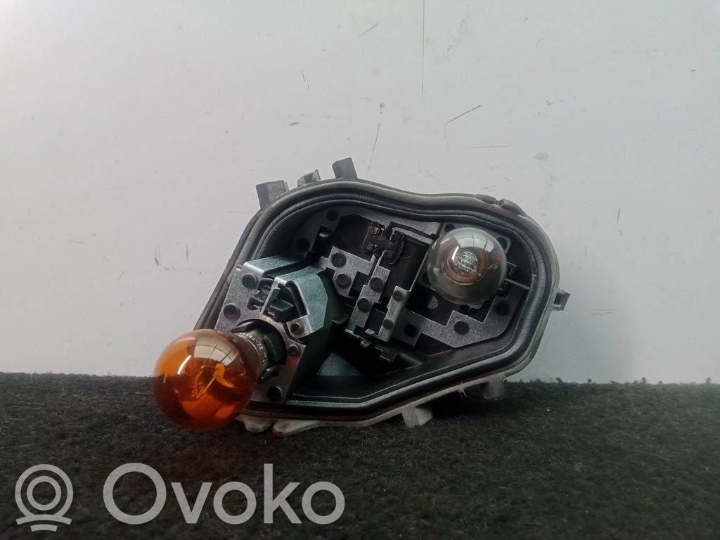 Seat Leon (5F) Takavalon polttimon suojan pidike 