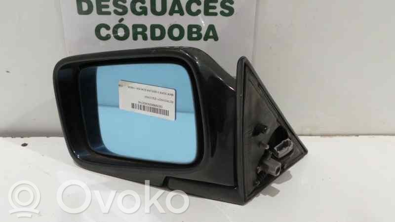 BMW 5 E34 Front door electric wing mirror 